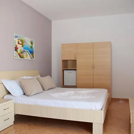 Sunshine Hotel