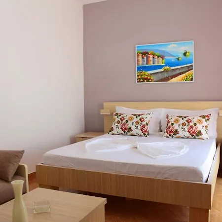 Sunshine Hotel 3*